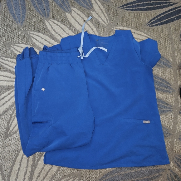 Figs Scrub Set - Picture 1 of 5